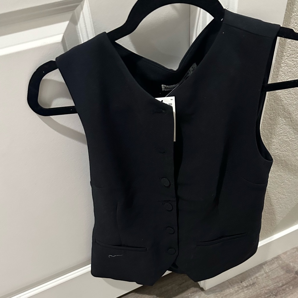 New with tags black Abercrombie & Fitch vest